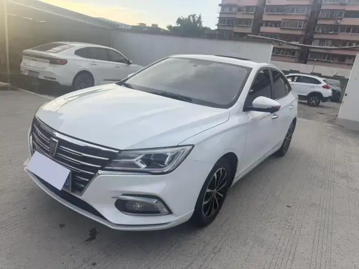 Roewe i5 2020 Model 1.5L Automatic 4G Connected Luxury Ultimate Edition – фото 1