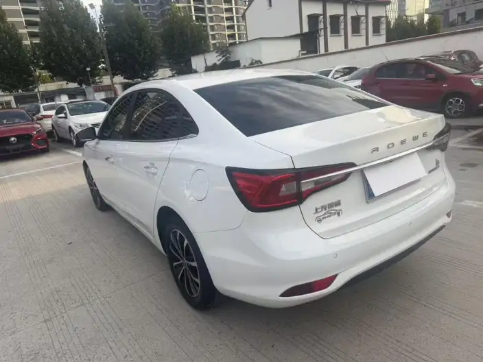 Roewe i5 2020 Model 1.5L Automatic 4G Connected Luxury Ultimate Edition – фото 4