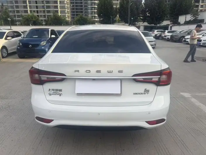 Roewe i5 2020 Model 1.5L Automatic 4G Connected Luxury Ultimate Edition – фото 5