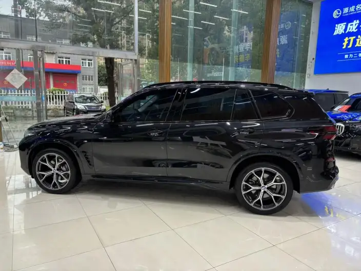 BMW X5 2025 Model xDrive30Li Exclusive Model M Sports Night Set