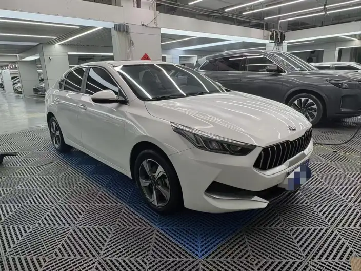 Kia K3 2021 Model 1.5L IVT Deluxe Edition – фото 3