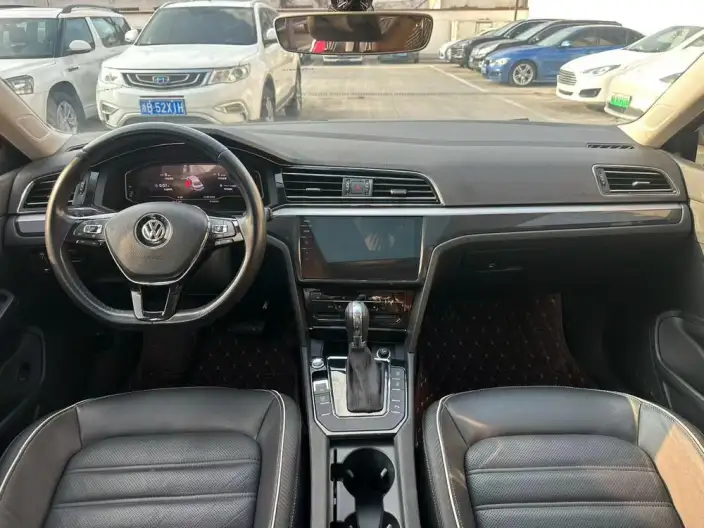 Volkswagen Lamando 2021 Model 280TSI DSG Luxury Wraith Edition – фото 7