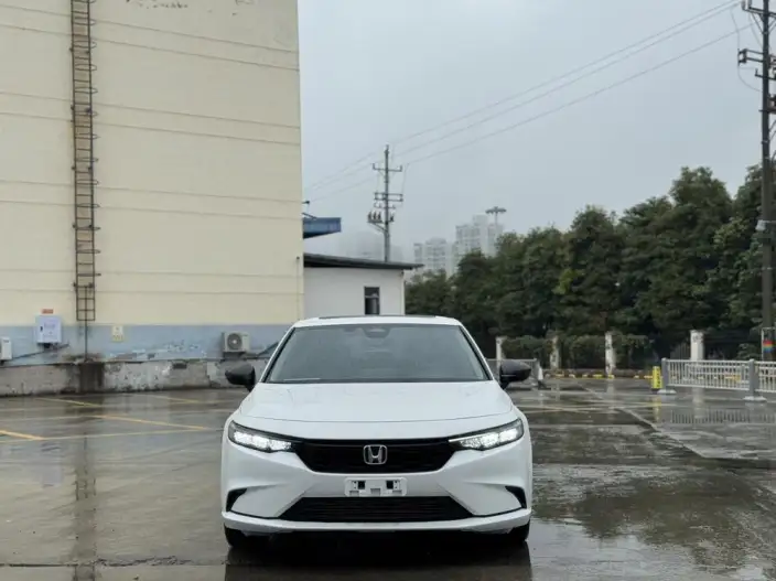 Model Ge 2022 Model 240TURBO CVT Deluxe Edition – фото 2