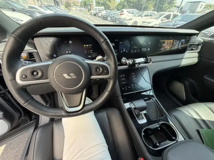 Li Auto ONE 2020 Model Extended Range 6 seat Edition – фото 7