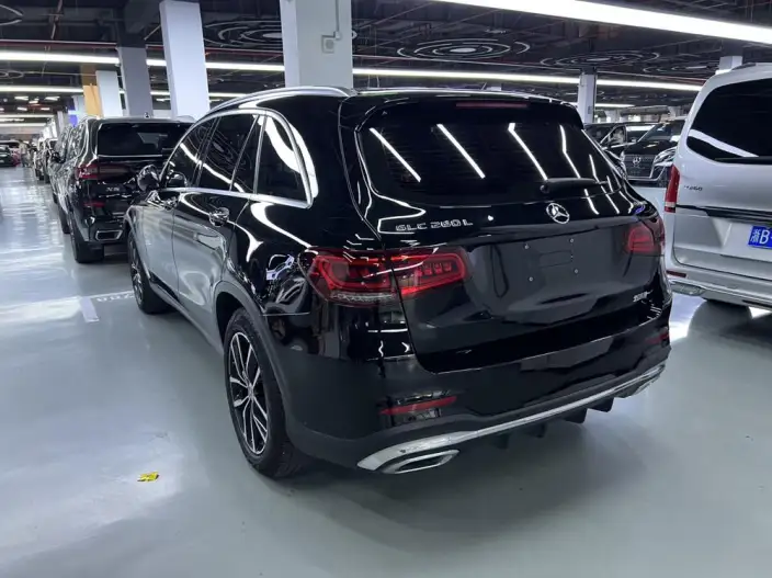 Mercedes-Benz GLC 2021 Model GLC 260 L 4MATIC Luxury Model – фото 3