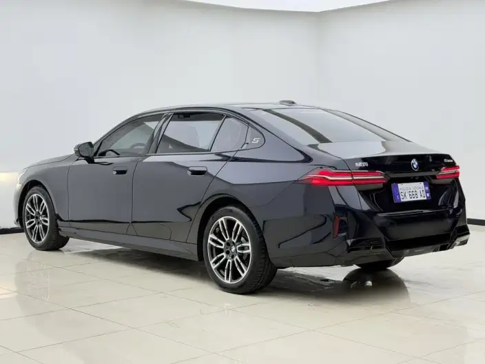 BMW 5 Series 2026 Model 530Li Leading Model M Sports Set
