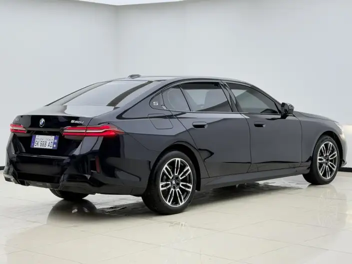 BMW 5 Series 2026 Model 530Li Leading Model M Sports Set – фото 6
