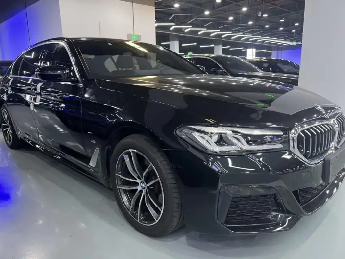 BMW 5 Series 2022 Model Facelift II 525Li M Sports Set – фото 3