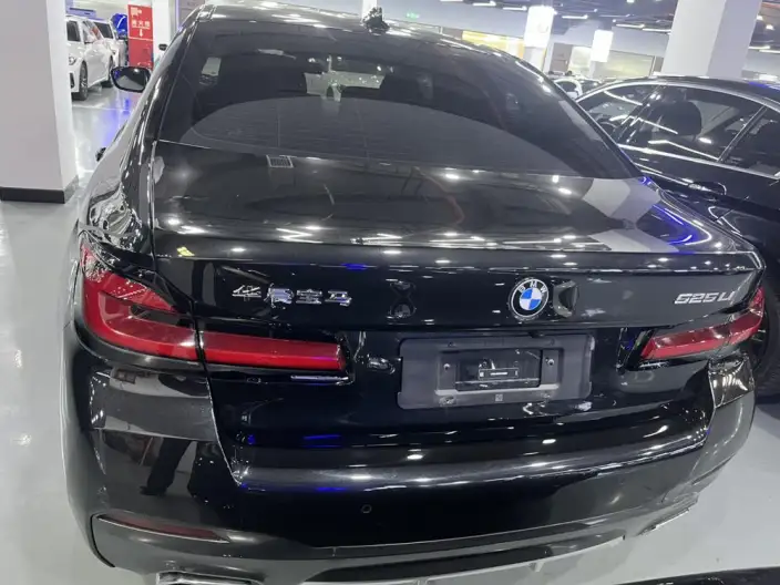 BMW 5 Series 2022 Model Facelift II 525Li M Sports Set – фото 5