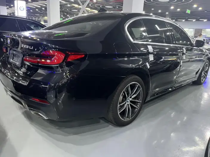 BMW 5 Series 2022 Model Facelift II 525Li M Sports Set – фото 6