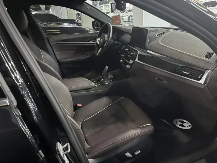 BMW 5 Series 2022 Model Facelift II 525Li M Sports Set – фото 10