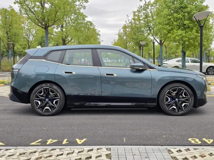 BMW iX 2021 Model xDrive50 – фото 8