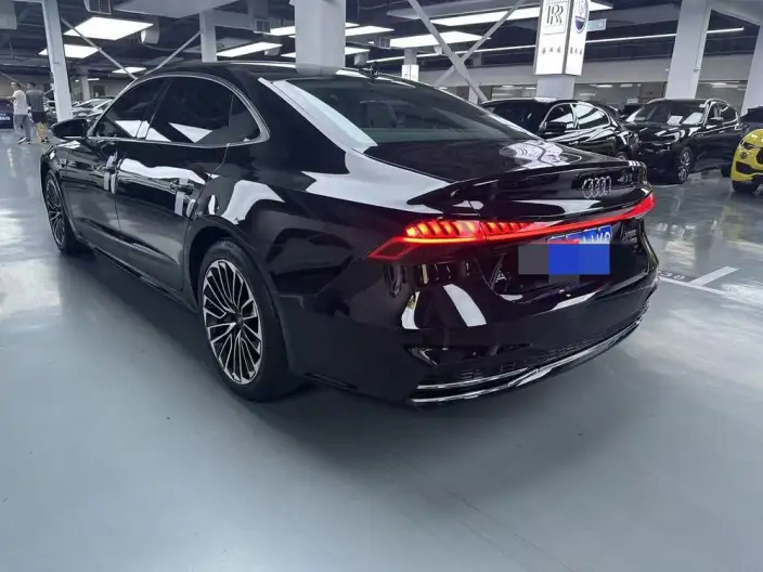 Audi A7 L 2024 Model 45 TFSI Luxury Model – фото 4