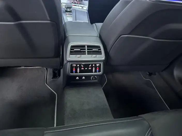 Audi A7 L 2024 Model 45 TFSI Luxury Model – фото 7