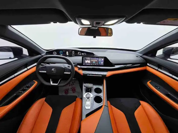 Changan UNI-V 2023 Model 2.0T Fengsu Edition – фото 7