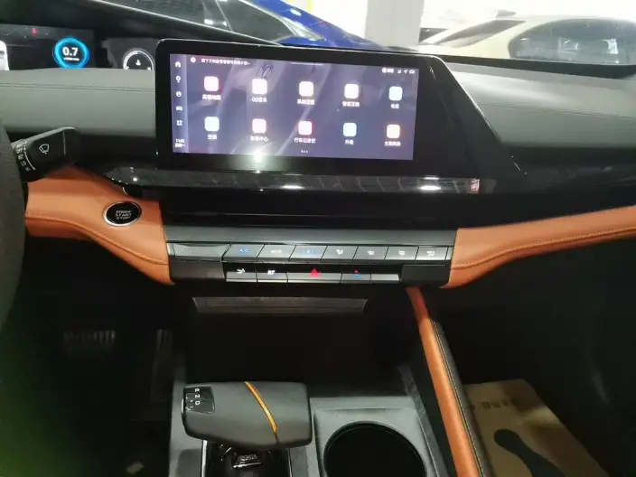 Changan UNI-V 2023 Model 2.0T Fengsu Edition – фото 8