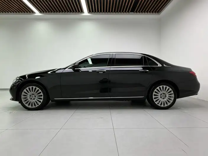 Mercedes-Benz E-Class 2023 Model E 300 L Luxury Model sedan – фото 4
