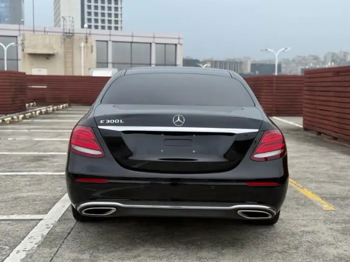 Mercedes-Benz E-Class 2020 Model E 300 L Fashion Model – фото 5