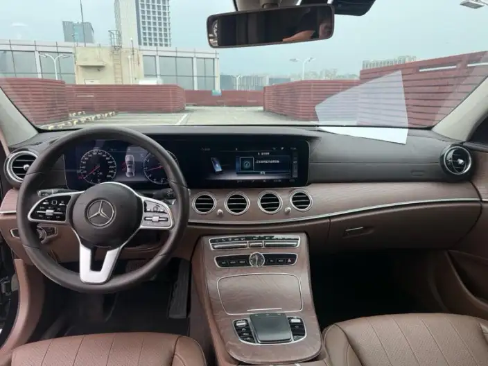 Mercedes-Benz E-Class 2020 Model E 300 L Fashion Model – фото 8
