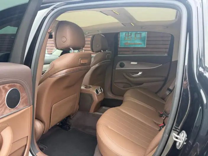 Mercedes-Benz E-Class 2020 Model E 300 L Fashion Model – фото 10