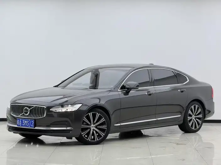 Volvo S90 2023 Model B5 Smart Range Deluxe Edition – фото 1