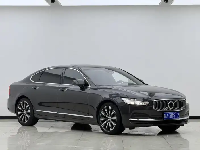 Volvo S90 2023 Model B5 Smart Range Deluxe Edition – фото 3