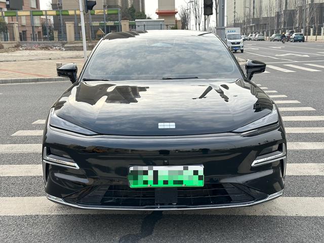 Geely Galaxy E8 PHEV 2025 130km EM-i Prestige Edition – фото 2