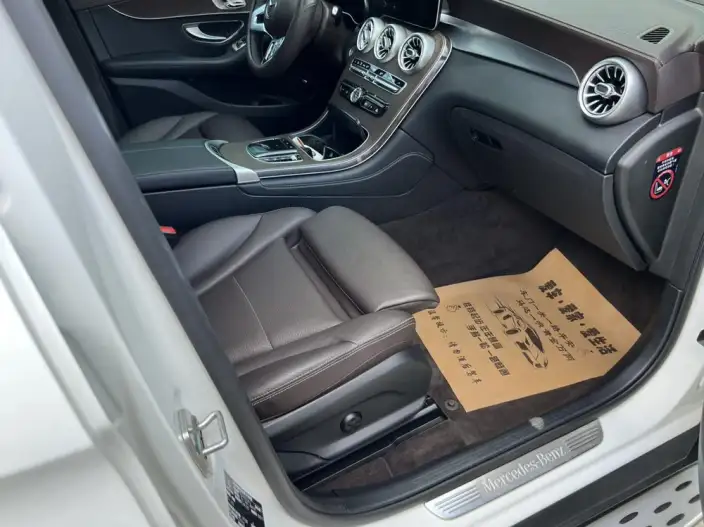 Mercedes-Benz GLC 2020 Model GLC 260 L 4MATIC Luxury Model – фото 7