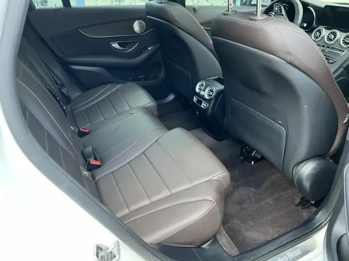 Mercedes-Benz GLC 2020 Model GLC 260 L 4MATIC Luxury Model – фото 8