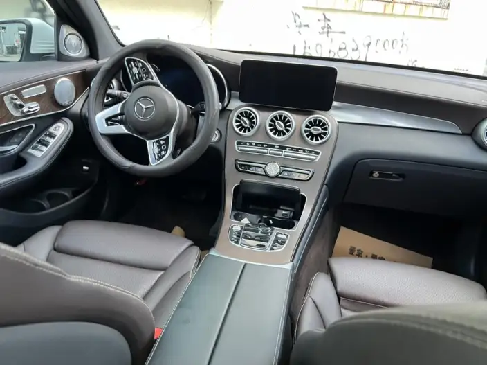 Mercedes-Benz GLC 2020 Model GLC 260 L 4MATIC Luxury Model – фото 9