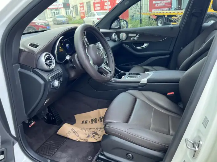 Mercedes-Benz GLC 2020 Model GLC 260 L 4MATIC Luxury Model – фото 10