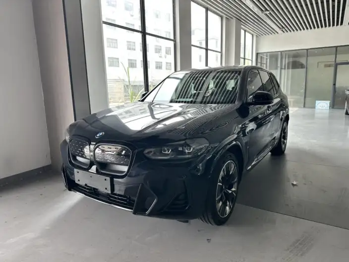 BMW iX3 2023 Model Leading Model