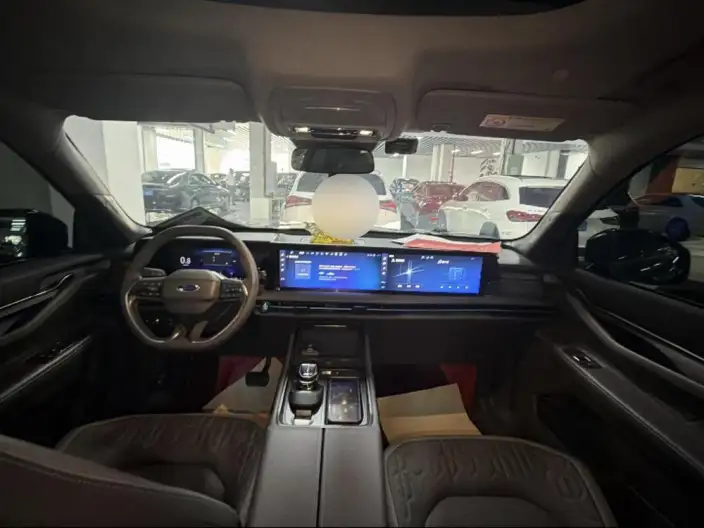 Ford Edge 2023 Model Ford Edge L 2.0T EcoBoost 2WD VII seat Luxury Model – фото 9