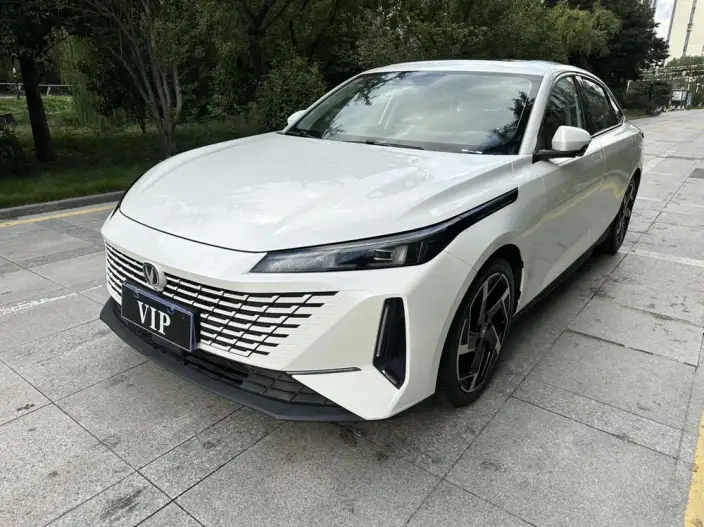 Changan Yida 2023 Model 1.5T GDI Automatic Noble Model – фото 1
