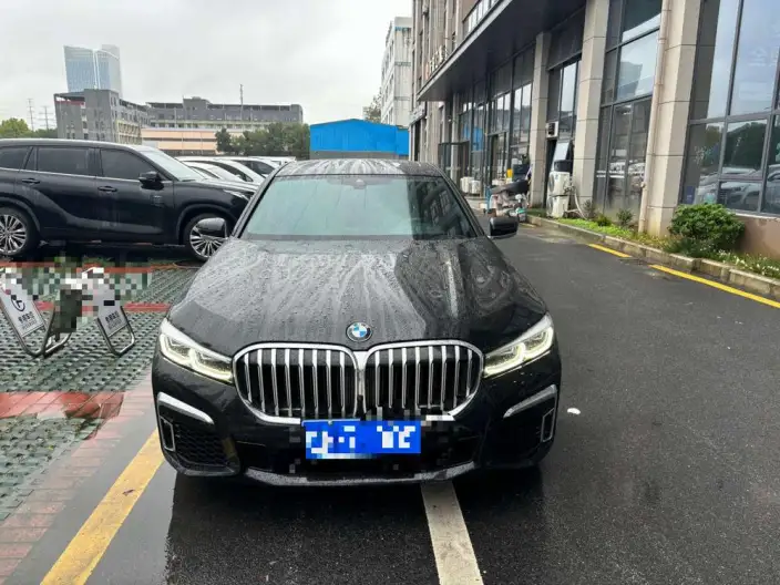 BMW 7 Series 2021 Model 730Li M Sports Set – фото 2