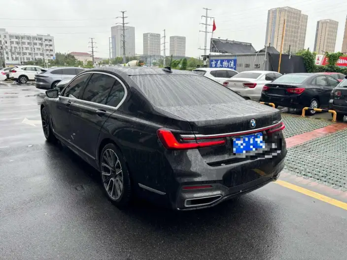 BMW 7 Series 2021 Model 730Li M Sports Set – фото 3