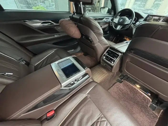 BMW 7 Series 2021 Model 730Li M Sports Set – фото 6