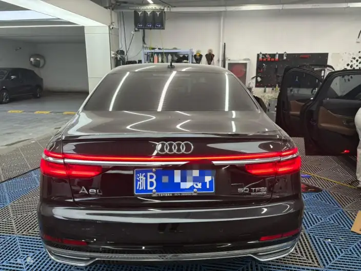 Audi A8 2021 Model A8L 50 TFSI quattro Comfort Model – фото 5