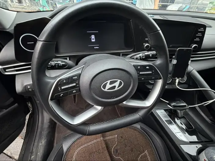 Hyundai Ioniq 2023 Model 1.5L CVT GLX Elite Edition – фото 6