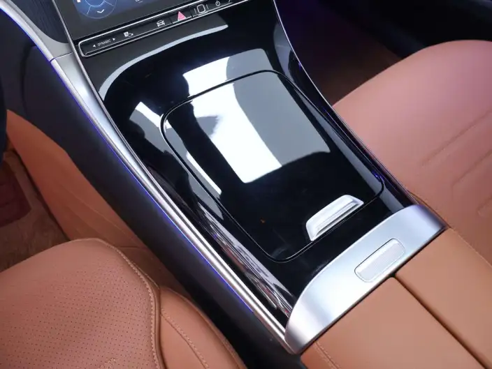 Mercedes-Benz GLC 2026 Model GLC 260 L 4MATIC Luxury Model 5 seat – фото 10