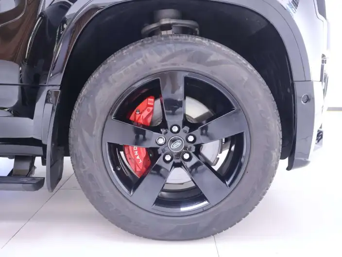 Land Rover Defender 2025 Model 110 3.0T P400 HSE X-Dynamic – фото 4