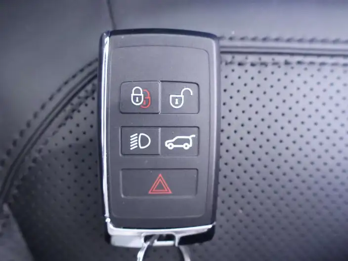 Land Rover Defender 2025 Model 110 3.0T P400 HSE X-Dynamic – фото 6