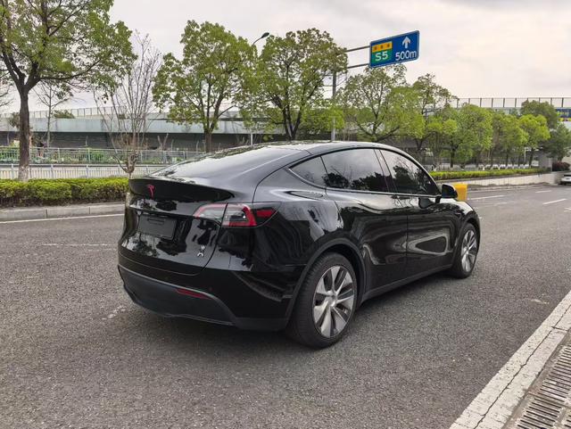 Tesla Model Y 2021 Standard Range RWD – фото 9