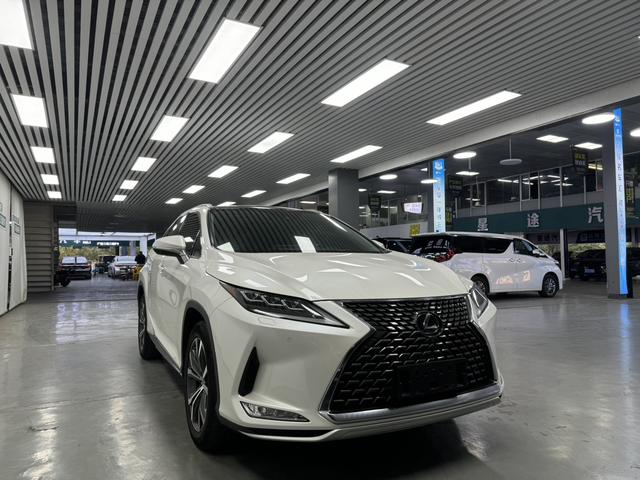 Lexus RX Модель 2020 года 300 4WD Elegant Edition Country VI – фото 3