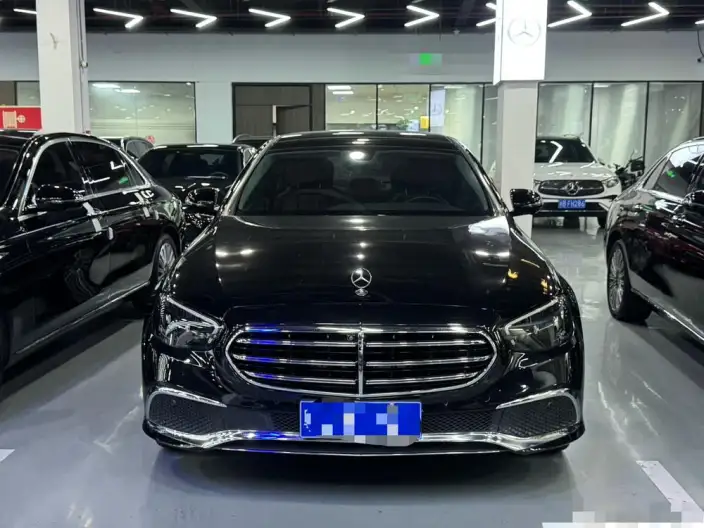 Mercedes-Benz E-Class 2023 Model E 300 L Fashion Model sedan – фото 2