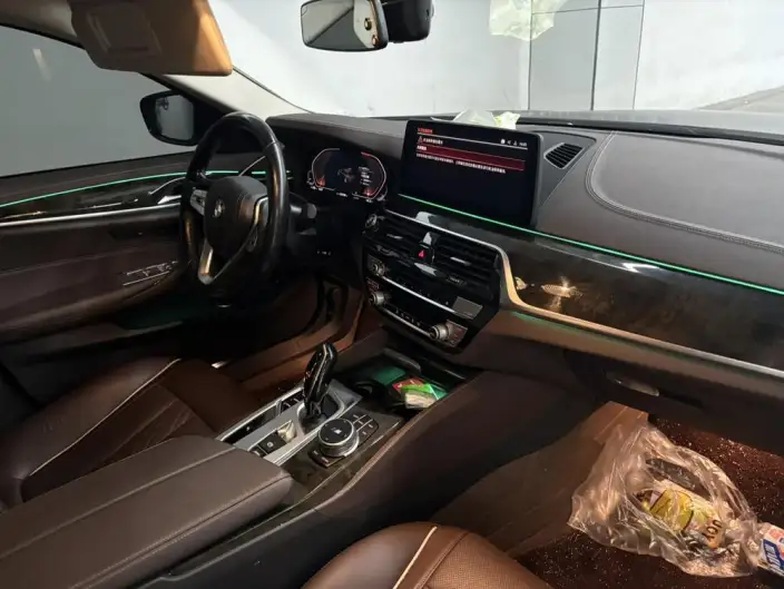 BMW 5 Series 2021 Model 525Li Luxury Set – фото 9