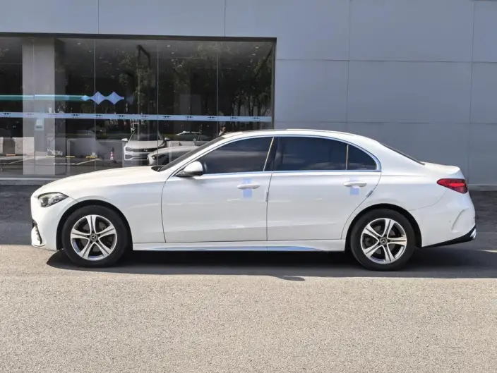 Mercedes-Benz C-Class 2022 Model C 200 L Sports Edition – фото 4