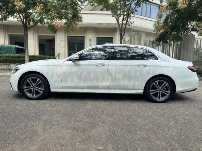 Mercedes-Benz E-Class 2021 Model E 260 L Sports sedan – фото 4