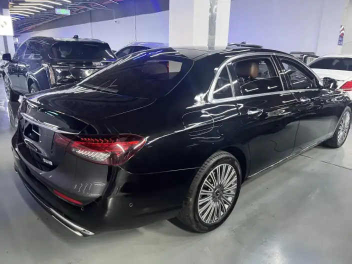 Mercedes-Benz E-Class 2023 Model E 300 L Fashion Model sedan – фото 5