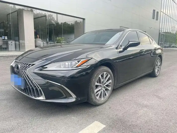 Lexus ES 2022 Model 260 Superior Edition – фото 1